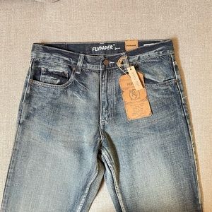 Flypaper Men’s jeans, Boots Cut, New with tags. Size W33 X L32